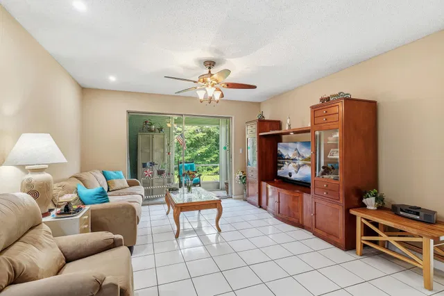 Residence photo 2