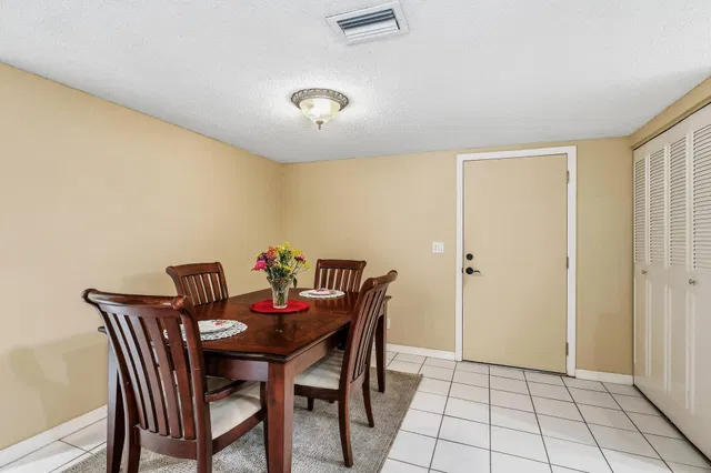Residence photo 4