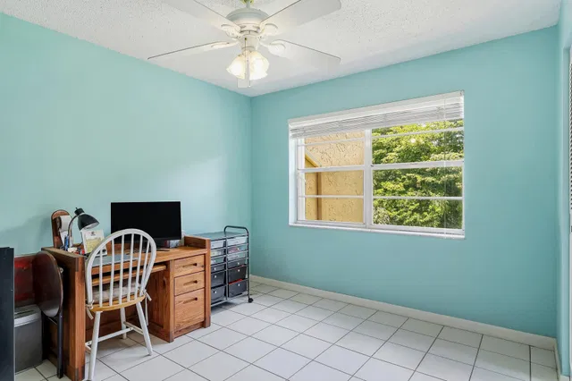 Residence photo 11