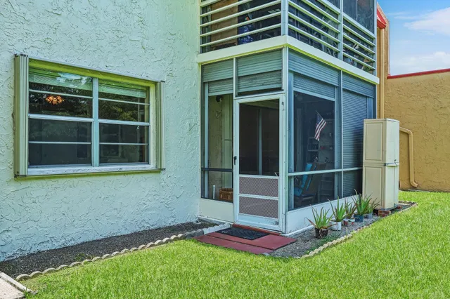 Residence photo 16