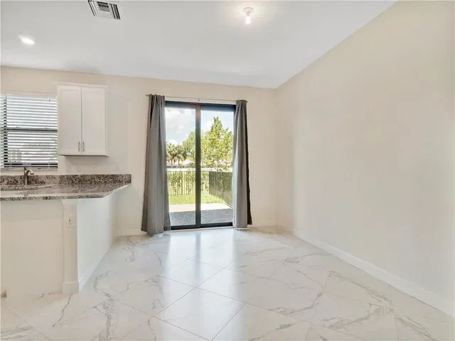  Unit 113 photo 12