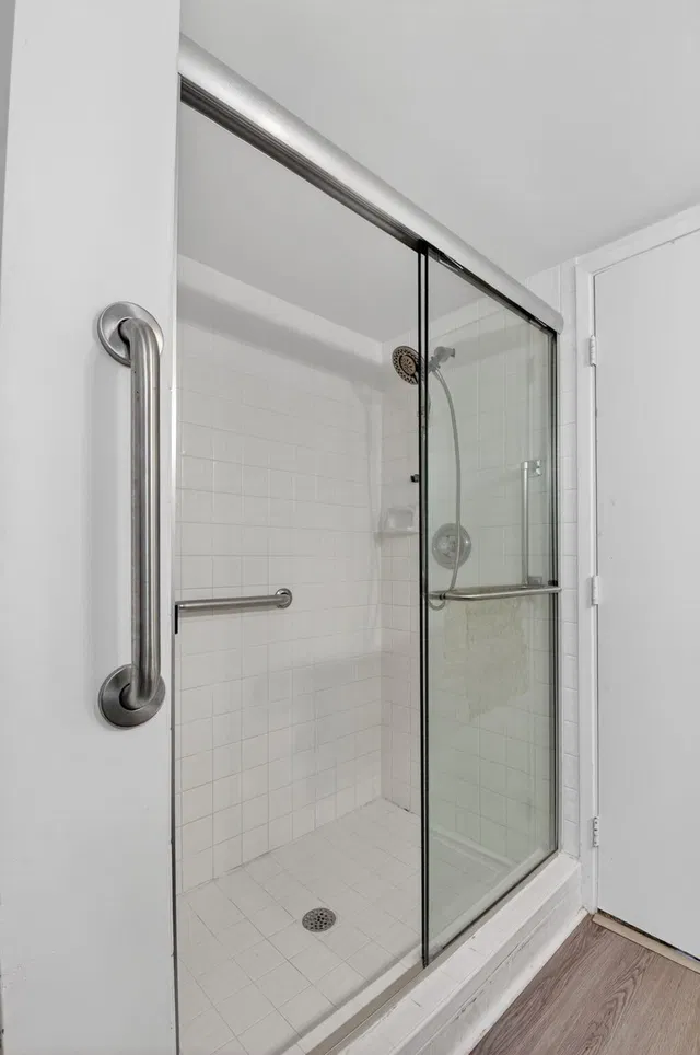  Unit 405 photo 22