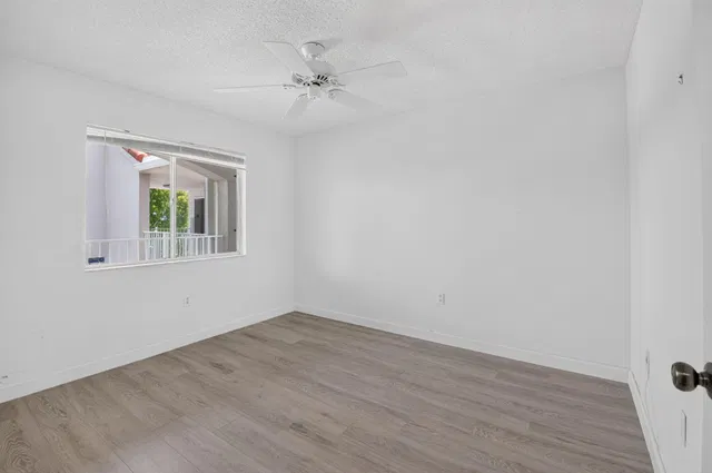  Unit 405 photo 25