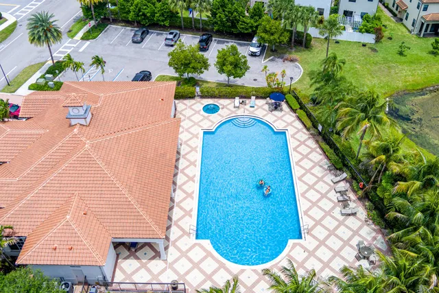  Residence photo 4