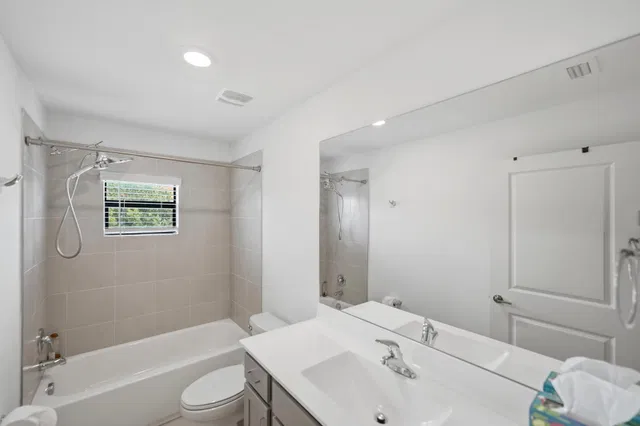  Residence photo 30