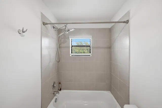 Residence photo 32
