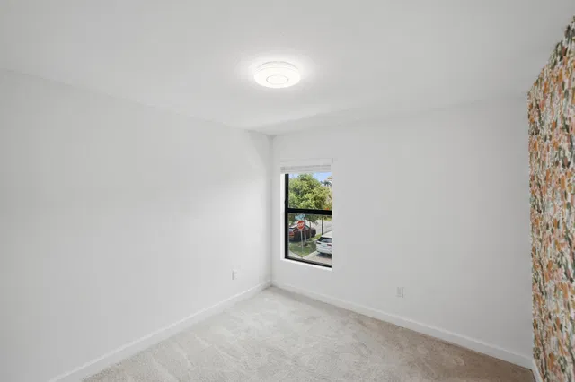  Residence photo 35