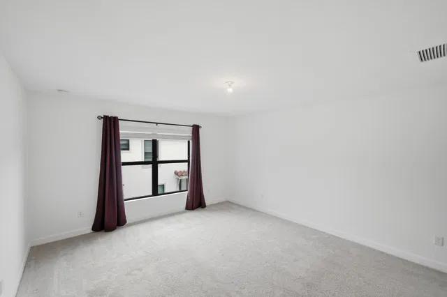  Residence photo 36