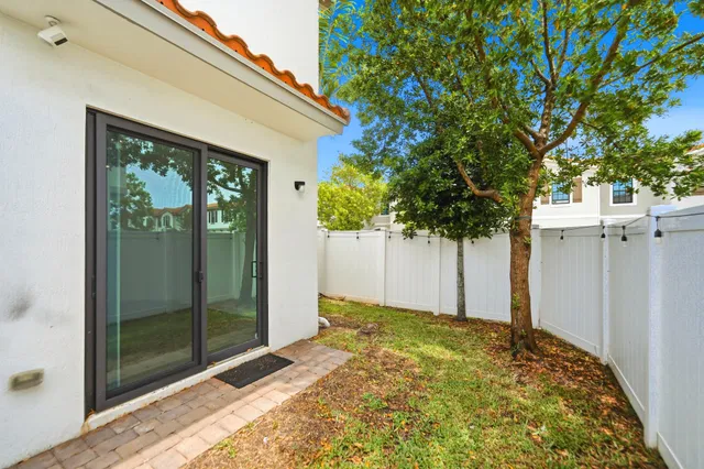  Residence photo 41