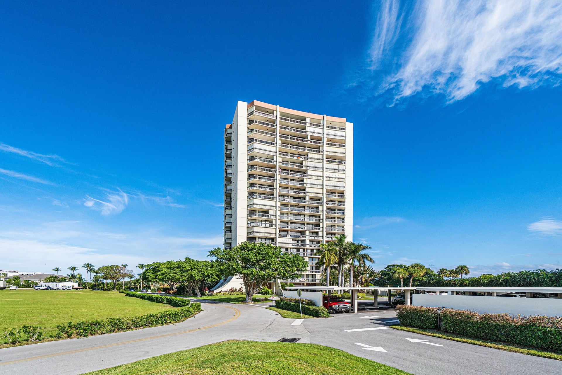 Presidential Place Unit Ph5 photo 5