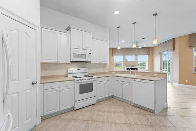 Residence photo 12
