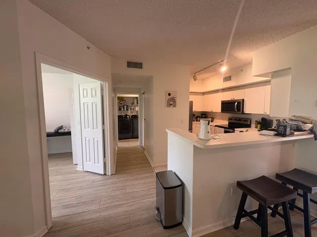  Unit 207 photo 6