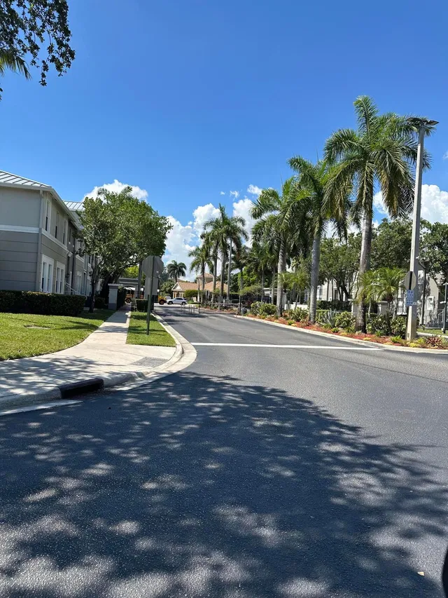 Residence photo 3