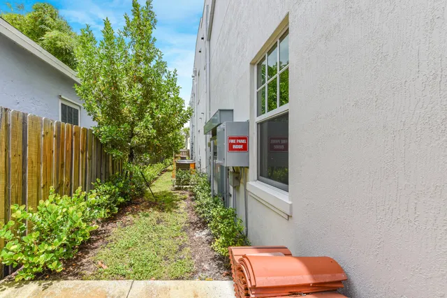 Residence photo 12