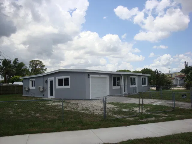Residence photo 4