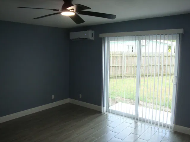 Residence photo 17