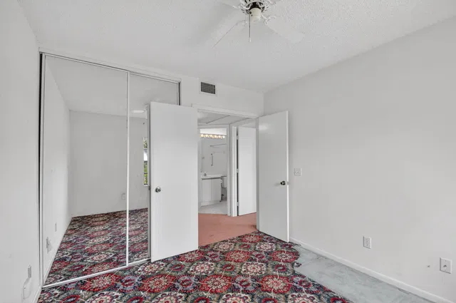 Unit B photo 31