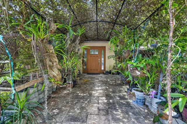 Residence photo 2