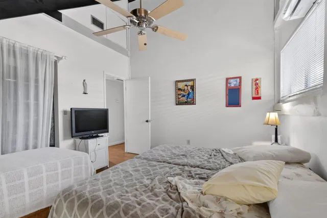Residence photo 11