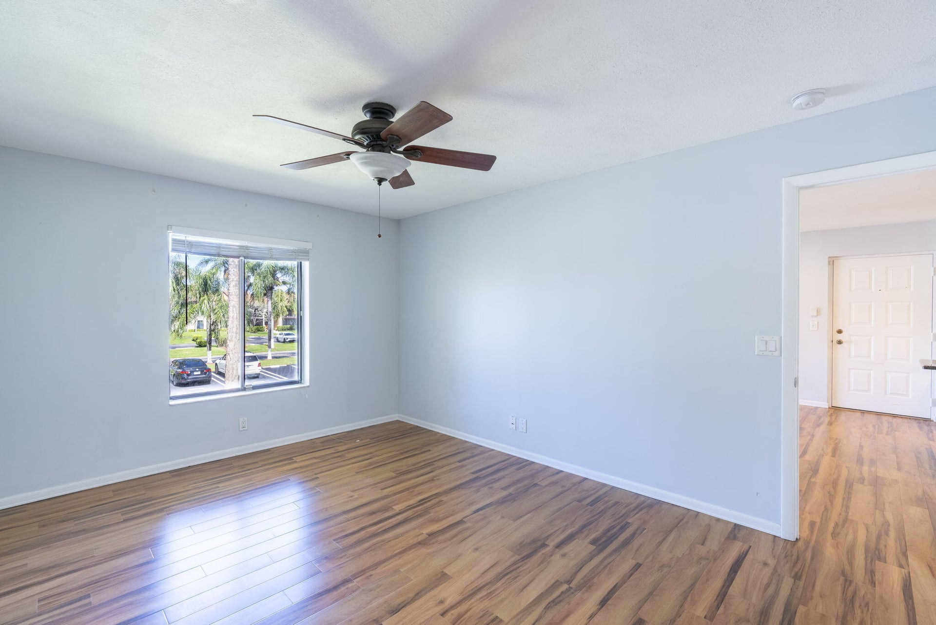 Unit B2 photo 13