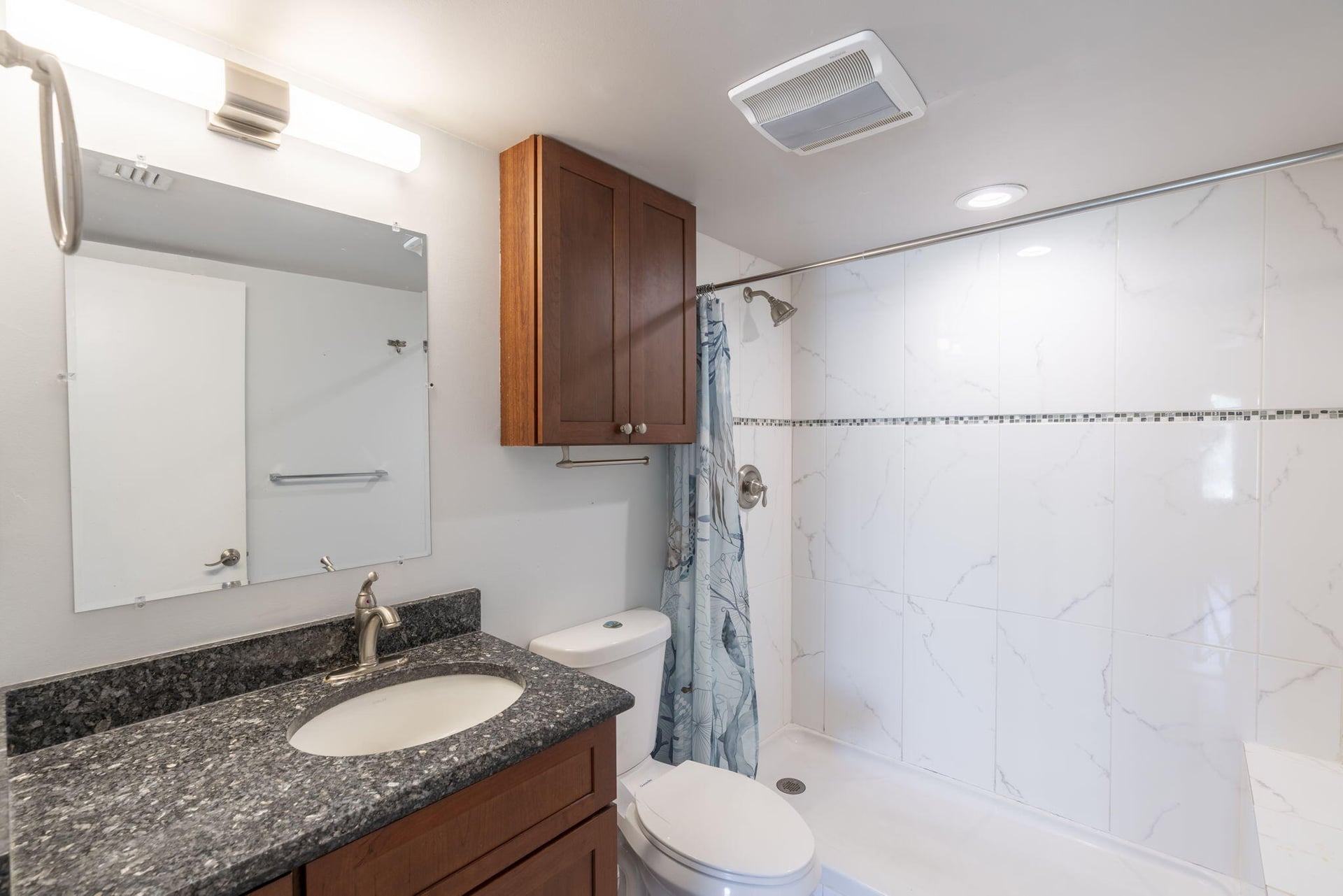 Unit B2 photo 16