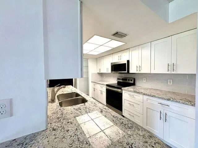 Unit 108 photo 9