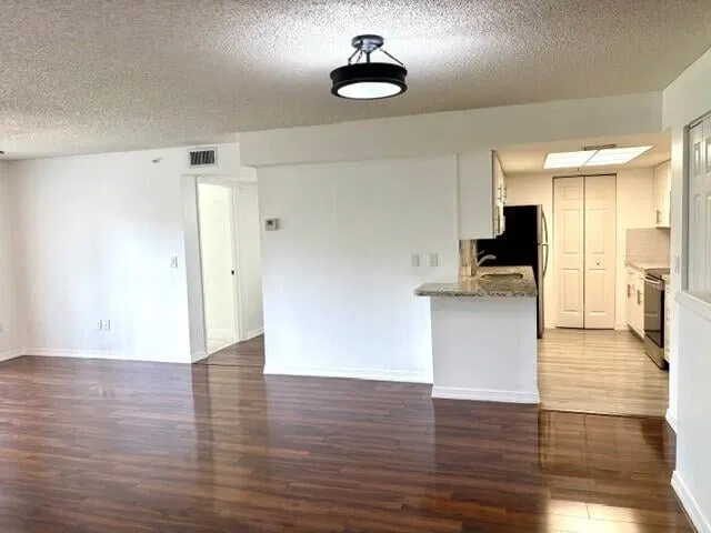 Unit 108 photo 21