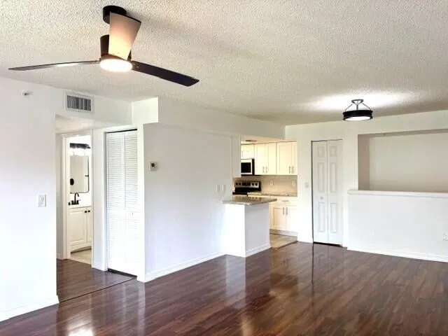 Unit 108 photo 27