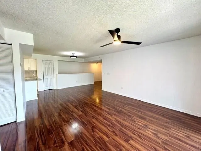 Unit 108 photo 28