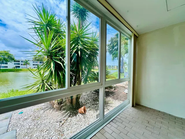 Residence photo 2