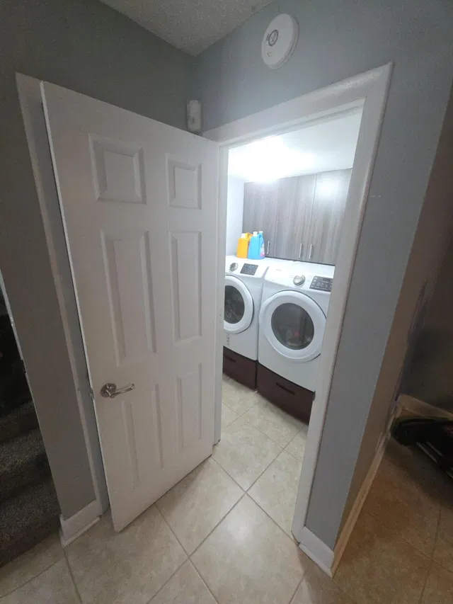 Unit B photo 14