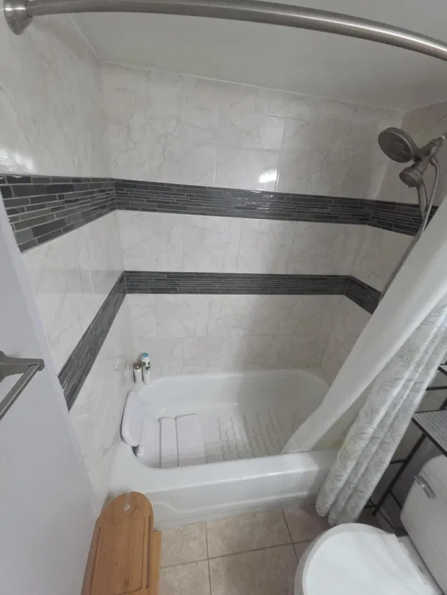 Unit B photo 28