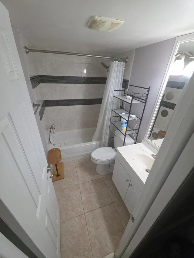 Unit B photo 30