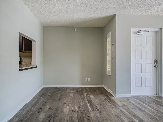 Residence photo 8