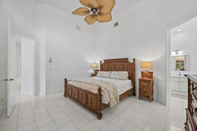 Residence photo 16