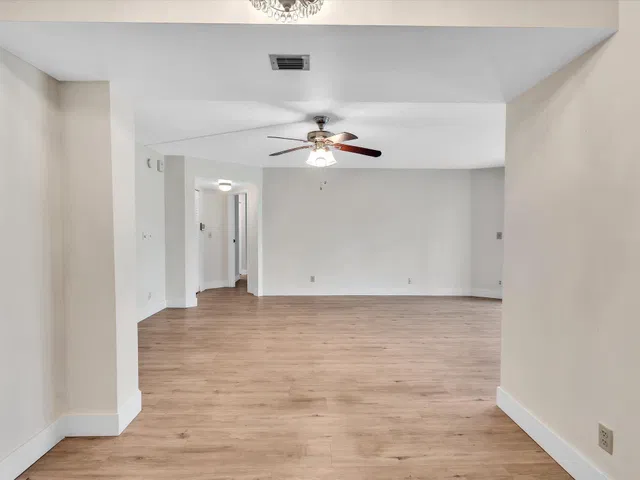 Unit 104 photo 16