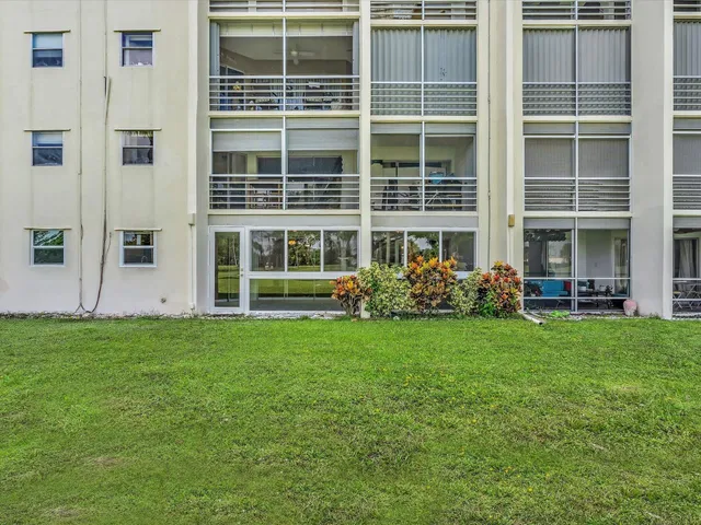 Unit 104 photo 54
