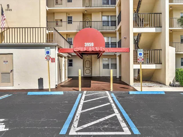 Unit 104 photo 57