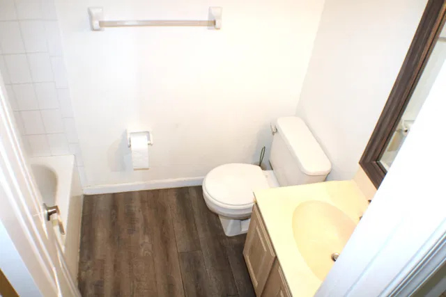 Unit C photo 15