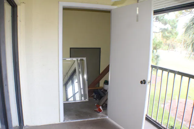 Unit C photo 20