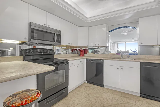 Golfview North Palm Beach II Unit 403 photo 7