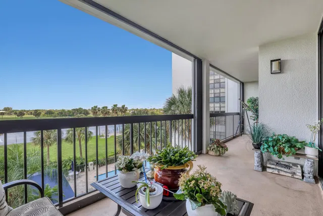 Golfview North Palm Beach II Unit 403 photo 13