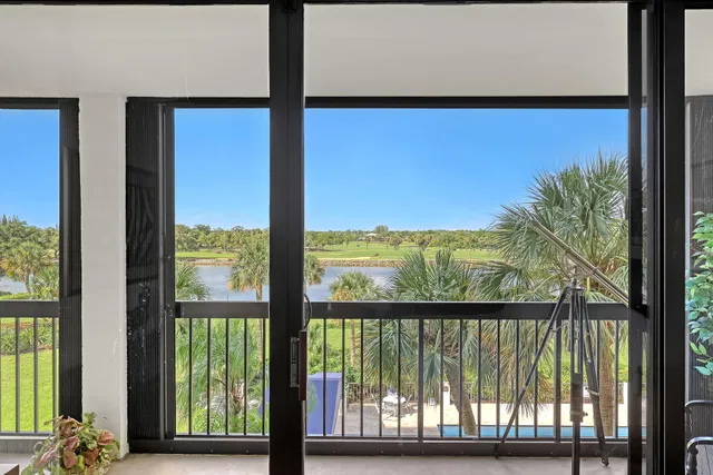 Golfview North Palm Beach II Unit 403 photo 15