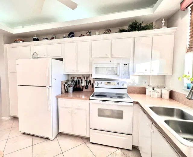 Paradise Harbour North Palm Beach Unit 506 photo 2