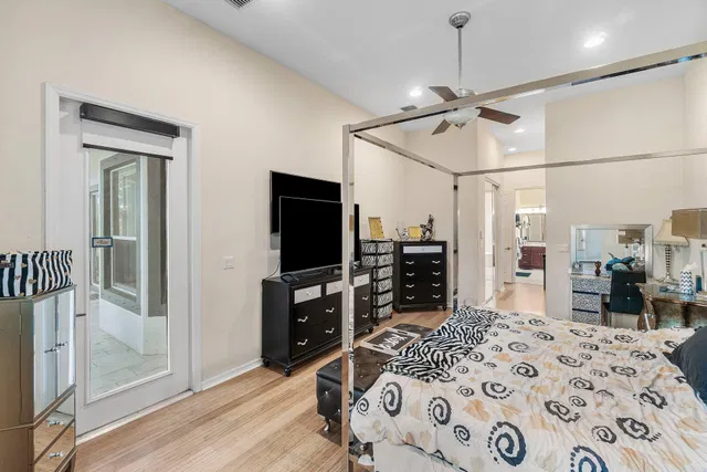 Residence photo 19