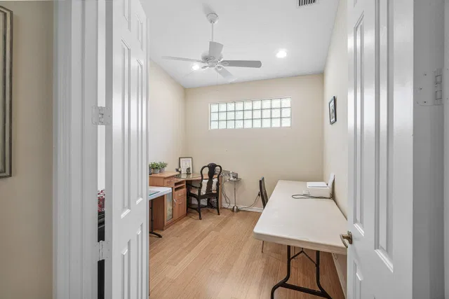 Residence photo 29