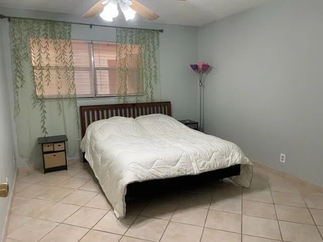 Unit 640 photo 8