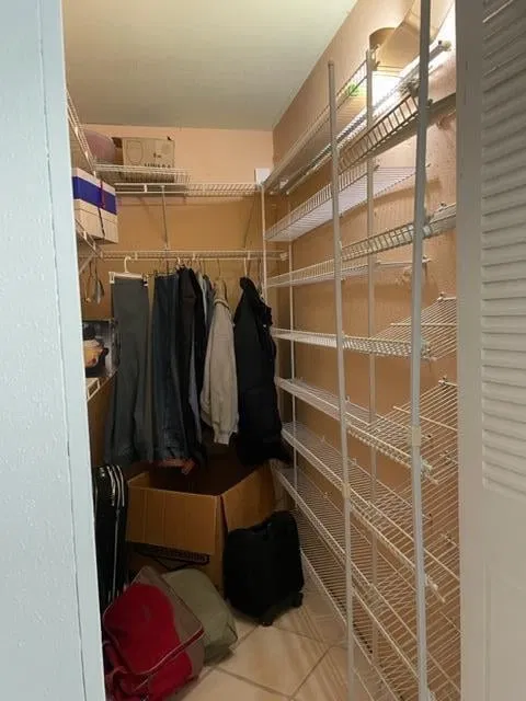 Unit 640 photo 10