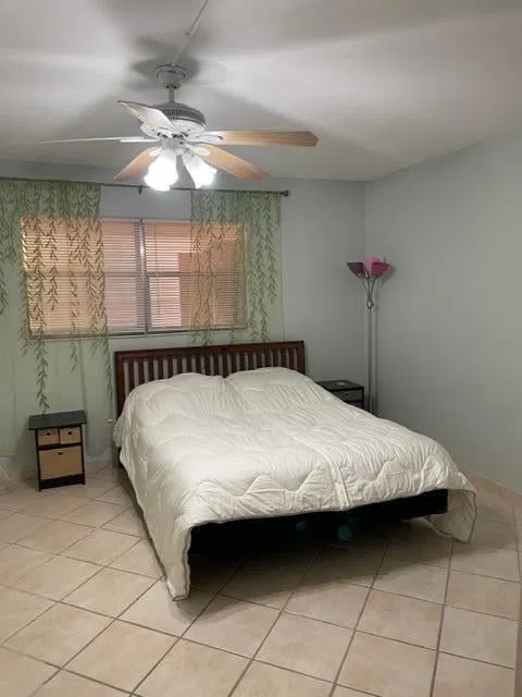 Unit 640 photo 18