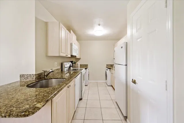  Unit 308 photo 10